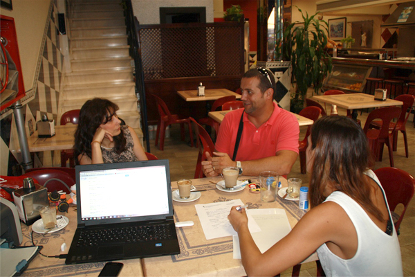 La Trabajadora Social de Red de Padres & Familia Ángel Rabaneda. MÁLAGA.