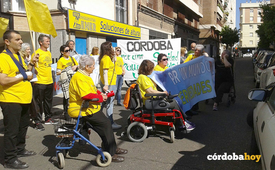 Denuncian que el SAS abandona a pacientes con enfermedades raras cuando cumplen 6 años