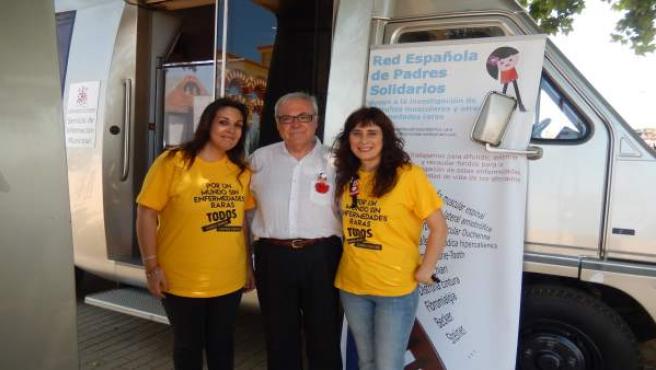 La Red de Madres y Padres Solidarios recaba fondos en feria para investigar enfermedades raras